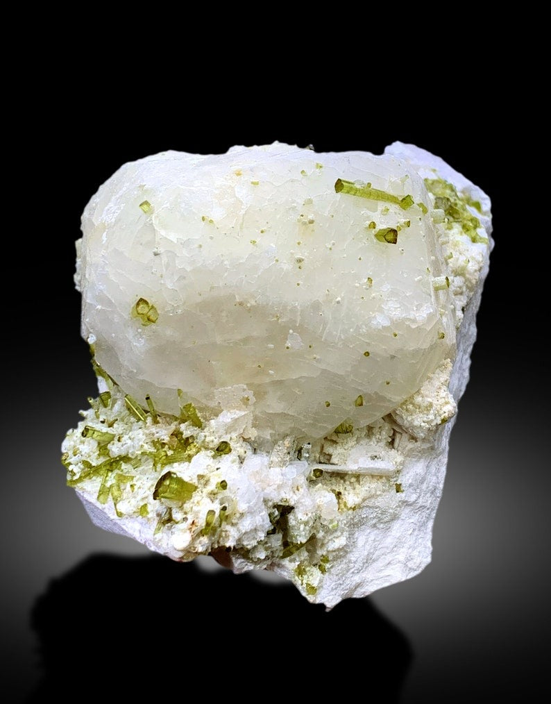 Natural Green Color Tourmaline Crystals with Pollucite, Raw Mineral, Tourmaline Specimen from Chapu Mine Skardu Pakistan - 628 gram