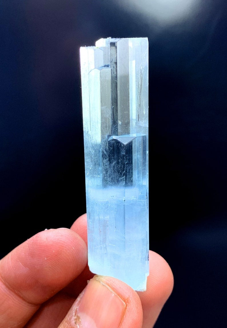 Enhydro Transparent Gem Grade Sky Blue Color Aquamarine Crystal, Raw Mineral, Aquamarine Gemstone, Aquamarine Specimen - 38 gram