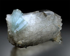 Aquamarine Crystals Cluster on Japan Law Cathedral Quartz, Natural Aquamarine, Aquamarine Mineral Specimen 485 Gram