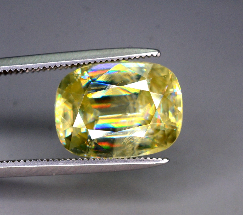 Cusshion Cut Full Fire Yellow Sphene Gemstone, Great Dispersion Sphene Gemstone, Loose Gemstone - 6.19 CT