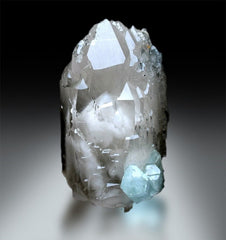 Aquamarine Crystals Cluster on Japan Law Cathedral Quartz, Natural Aquamarine, Aquamarine Mineral Specimen 485 Gram