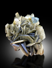 Natural Blue Color Aquamarine Crystals with Fluorite and Muscovite Mica, Aquamarine Specimen, Raw Mineral, Mineral Specimen - 708 gram