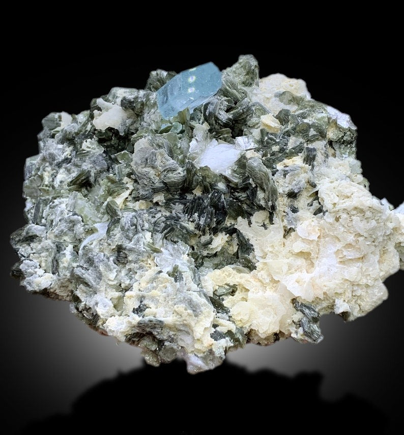 Natural Blue Color Aquamarine with Star Mica, Aquamarine Crystal, Mineral Specimen, Aquamarine from Shigar valley Skardu Pakistan - 463 gram