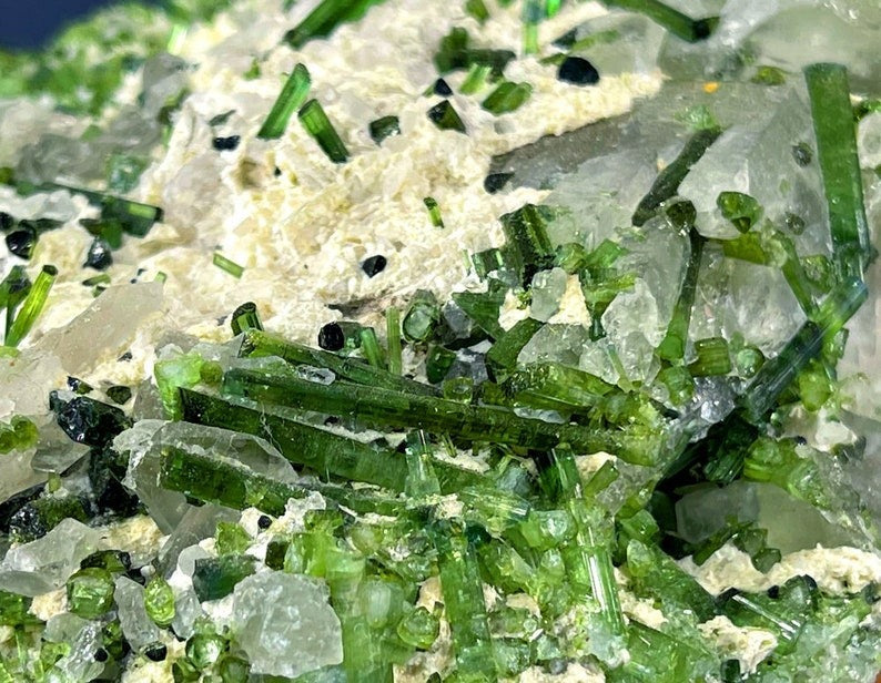 Tourmaline Specimen, Natural Green Color Tourmaline Specimen, Tourmaline Crystals Cluster, Paprok Tourmaline, Fine Mineral - 1038 gram