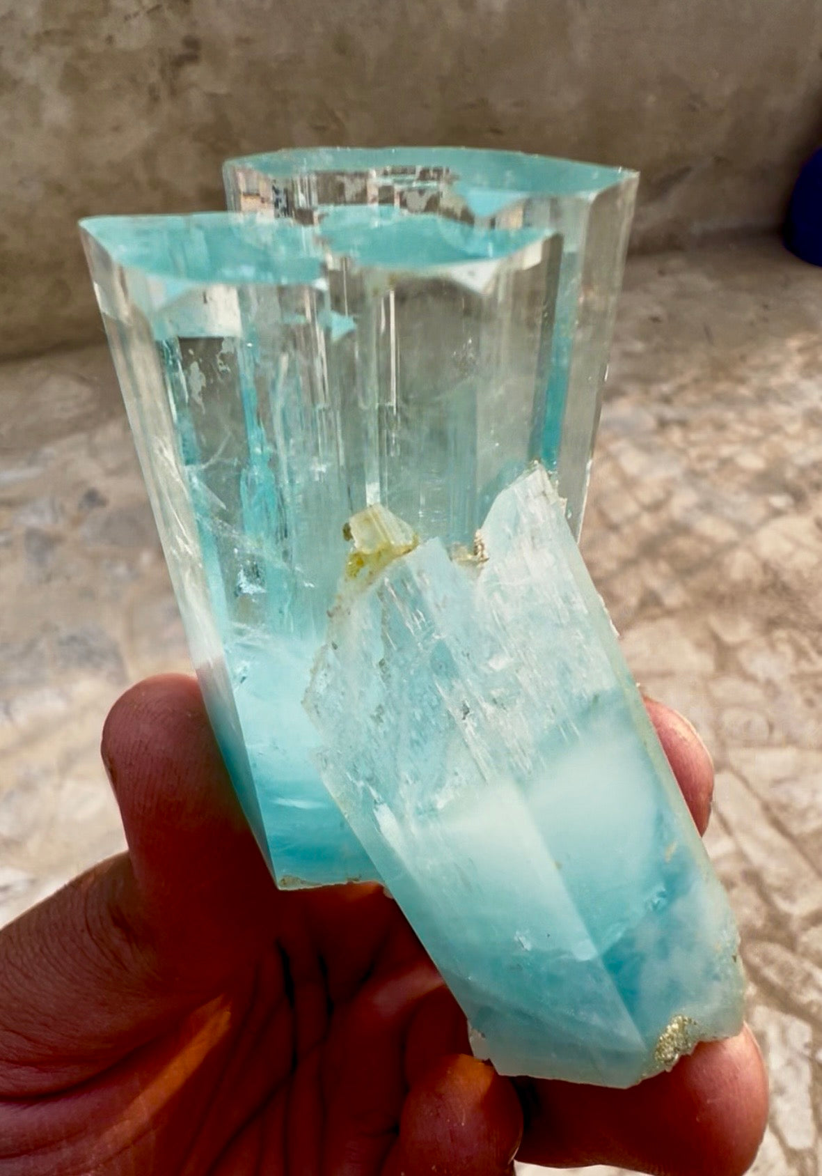 Aquamarine crystal from Pakistan, 166 gram