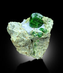 DEMANTOID GARNET, GREEN GARNET, GARNET CRYSTALS, DEMANTOID GARNET SPECIMEN, GARNET SPECIMEN, MINERAL SPECIMEN, RAW GEMSTONE, 295 GRAM