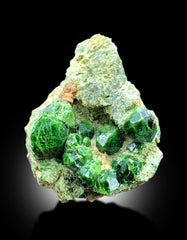 DEMANTOID GARNET, GREEN GARNET, GARNET CRYSTALS, DEMANTOID GARNET SPECIMEN, CRYSTAL CLUSTER, MINERAL SPECIMEN, GARNET ON MATRIX, 141 GRAM