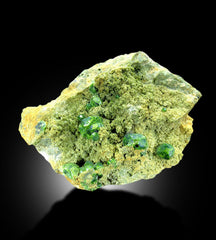 LUSH GREEN DEMANTOID GARNET, GARNET CRYSTALS, GARNET ON MATRIX, GARNET STONE, RAW GARNET, DEMANTOID GARNET SPECIMEN - 626 GRAM