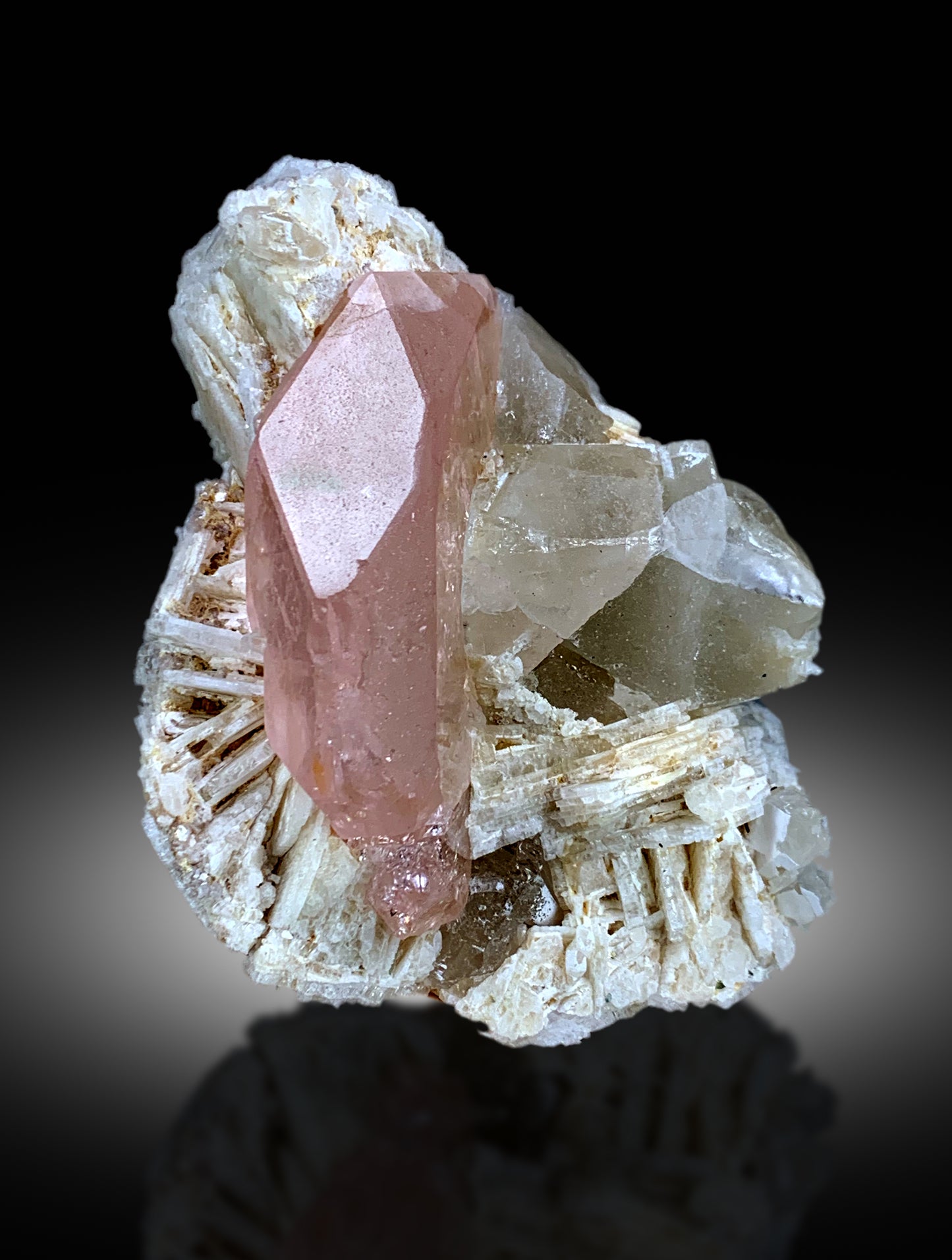 Exquisite Peach Pink Color Morganite with Quartz and Albite, Raw Mineral, Morganite Specimen from Dara-i-Pech Afghanistan - 424 gram