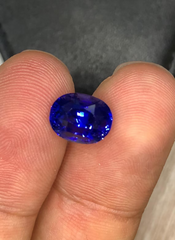 GRS Certified Royal Blue Sapphire Perfect Oval Cut for engagement Ring 5.13 carts