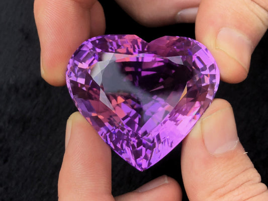 Discovering Kunzite: Exploring Its Gemological Features, Origins, Variants, Colors, Treatments, Value, and Healing Properties – The Evening Gemstone