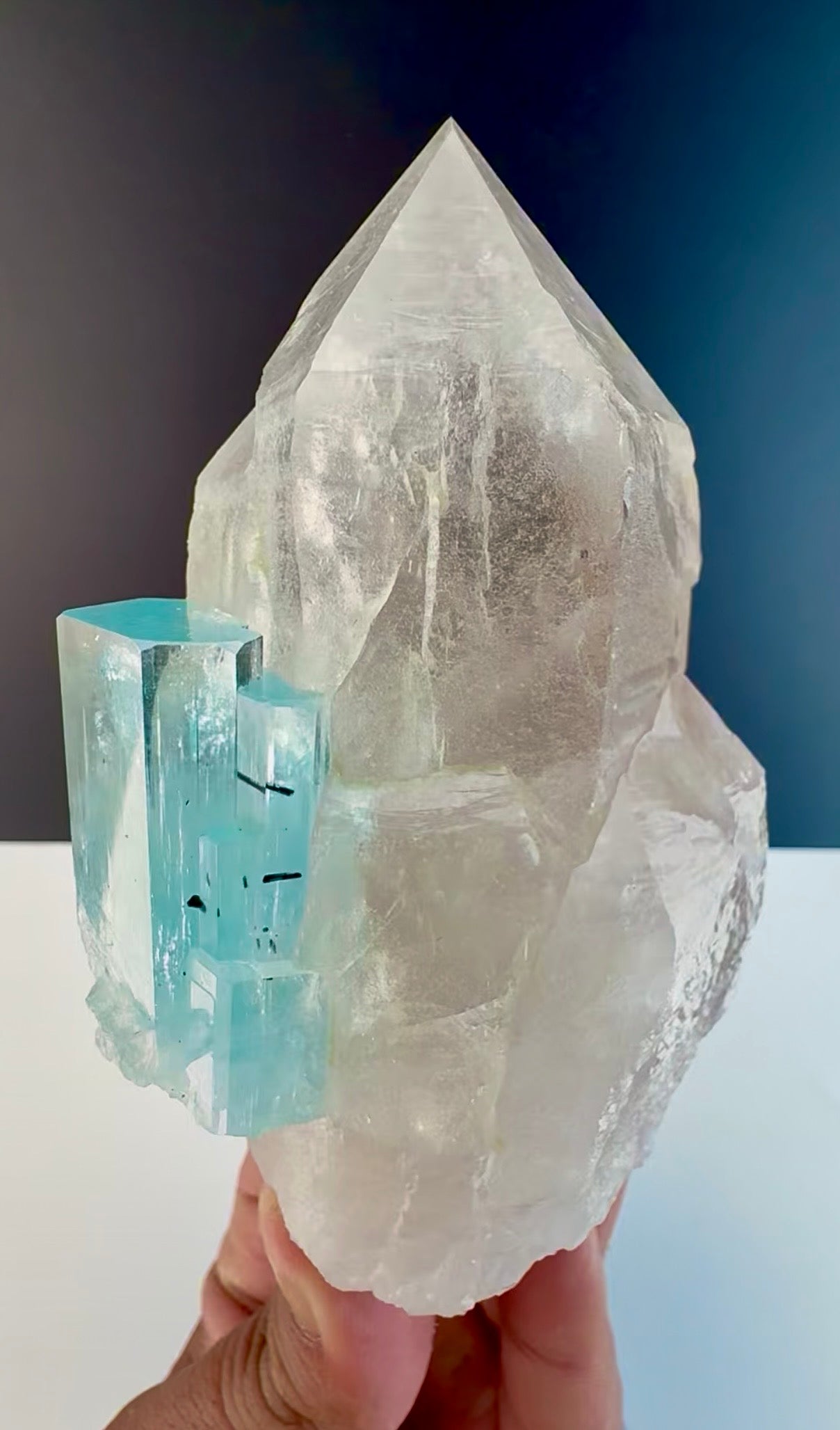 Aquamarine with Quartz from Pakistan, 688 gram