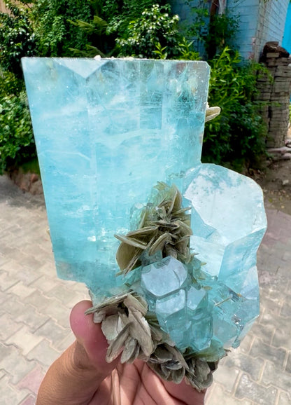 Aquamarine with Muscovite from Pakistan, 738 gram