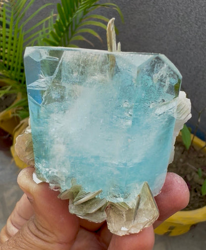 Aquamarine crystal with Mica from Pakistan, 114 gram