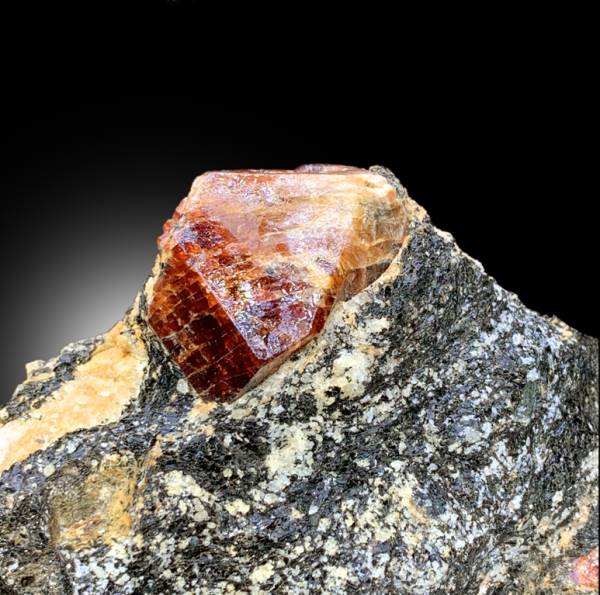 RED ZIRCON SPECIMEN | RED ZIRCON CRYSTALS | ZIRON STONE | RED ZIRCONIA | ZIRCON GEMSTONE | RAW GEMSTONE | MINERAL SPECIMEN | 952