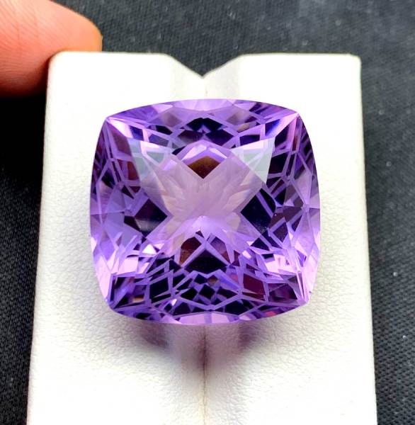 NATURAL PURPLE AMETHYST CUT GEMSTONE - 40.0 CTS , 20*20*15 MM