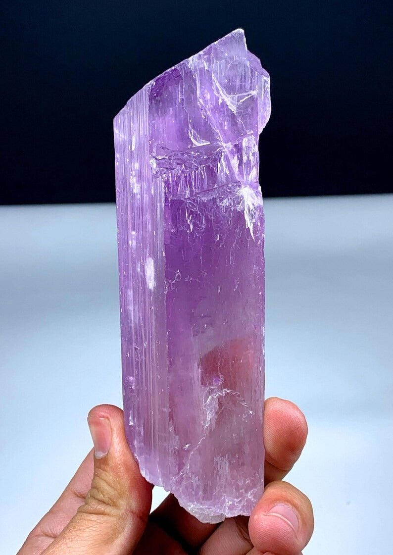 Natural Pink Color Kunzite Crystal, Raw Kunzite Stone, Crystal Sepcimen, Kunzite Gemstone, Kunzite Crystal from Afgahnistan - 417 gram