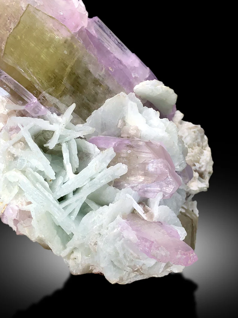 V Shape Terminated Pink Color Kunzite with Cleavelandite Albite and Quartz, Kunzite Crystals, Kunzite Specimen from Afghanistan - 1280 gram
