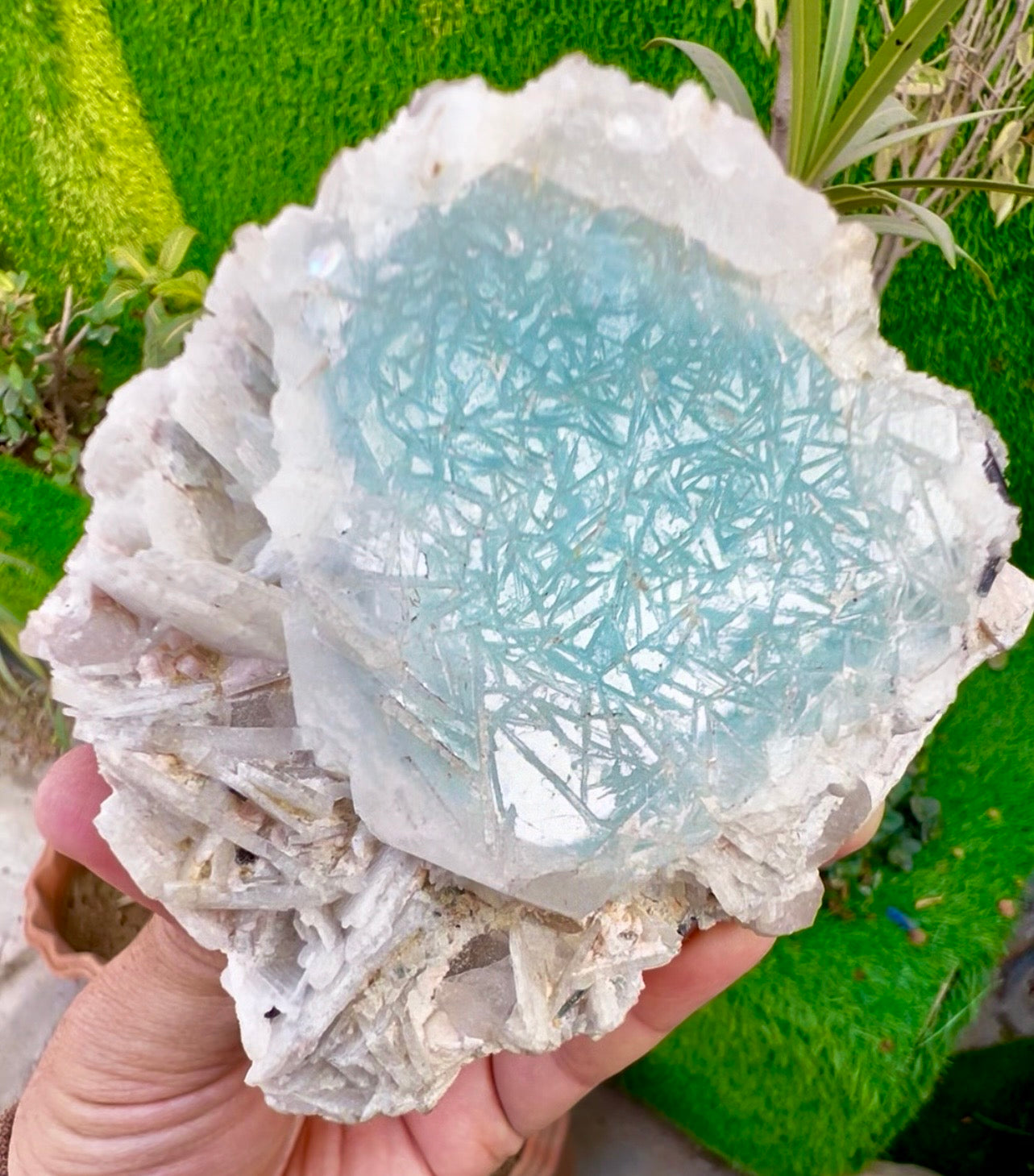 Beryl var AquaMorganite wity Cleavlandite Albite from Afghanistan, 578 gram