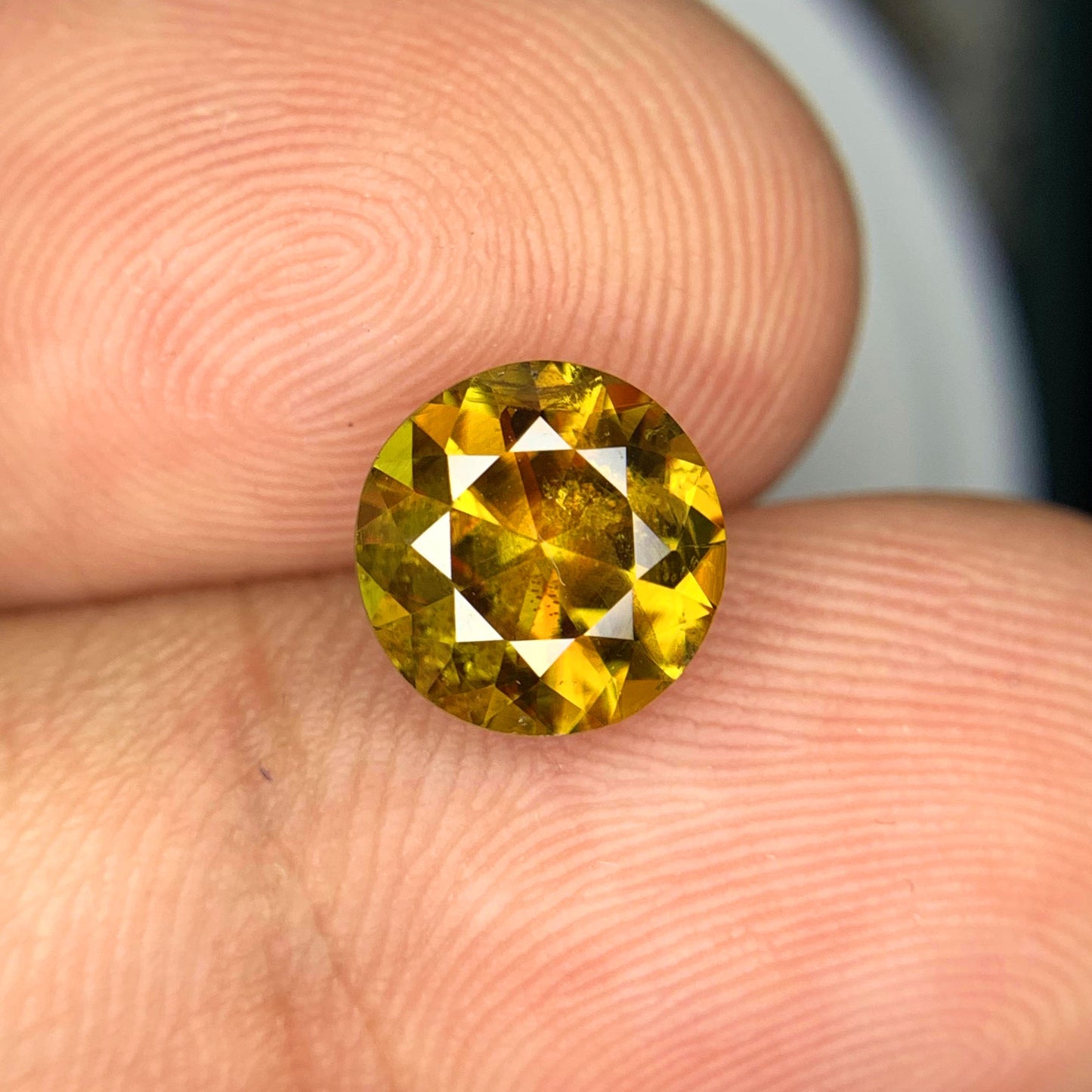 Round Sphene Loose Gemstone for Ring, Full Fire Sphene Ring Stone, 2.2 CT