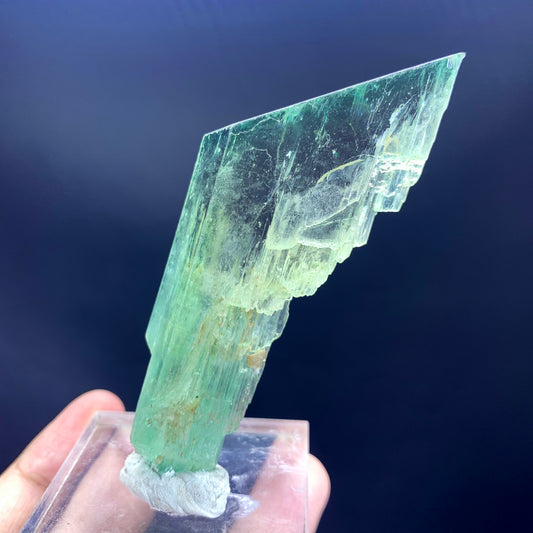 Green Kunzite Crystal, Raw Kunzite Stone, Natural Kunzite var Hiddenite Crystal, Gemmy Kunzite