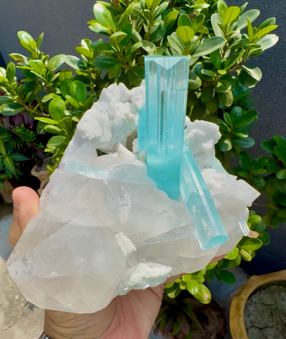 Museum Grade Aquamarine specimen with Quartz and Feldspar from Pakistan, 1696 gram