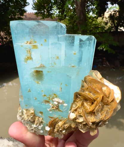 Aquamarine with Muscovite Mica from Pakistan, 543 gram