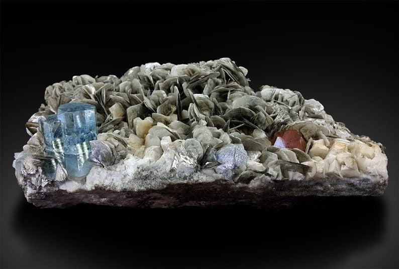 Aquamarine Crystal with Pink Apatite, Aquamarine Specimen, Apatite Crystal, Aquamarine Mica, Mineral Specimen, Raw Gems, 1867g
