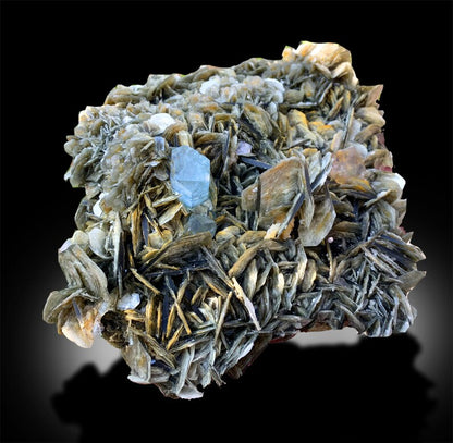 Aquamarine Crystal with Pink Fluorite and Muscovite Mica, Aquamarine Specimen, Aquamarine for sale, Fluorite Crystals, Mineral Specimen-5290 Gram