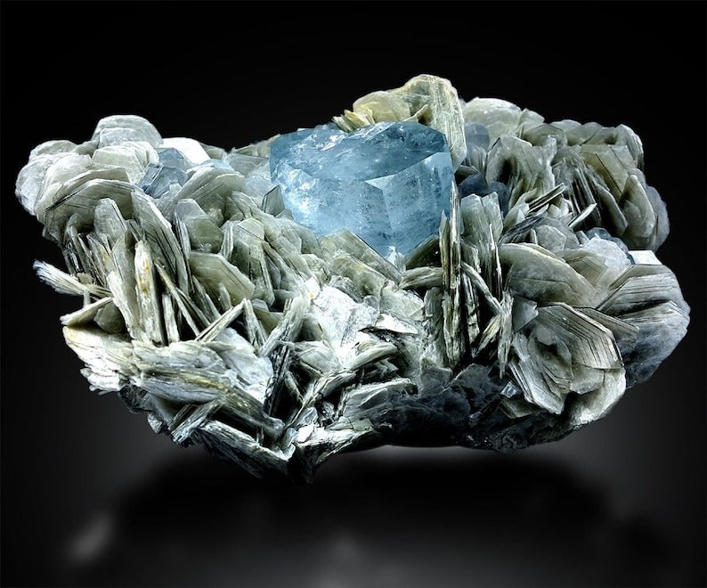 Natural Aquamarine Crystals with Muscovite Mica, Aquamarine Specimen, Aquamarine Cluster, Aquamarine Bunch, Mineral Specimen, 516 G