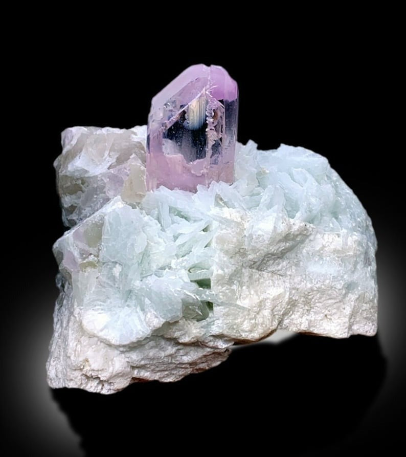 Pink Kunzite Specimen, Pink Kunzite crystal with Quartz and Cleavlandite Albite, Natural Kunzite, Raw Kunzite, Chakra stone, 458 g
