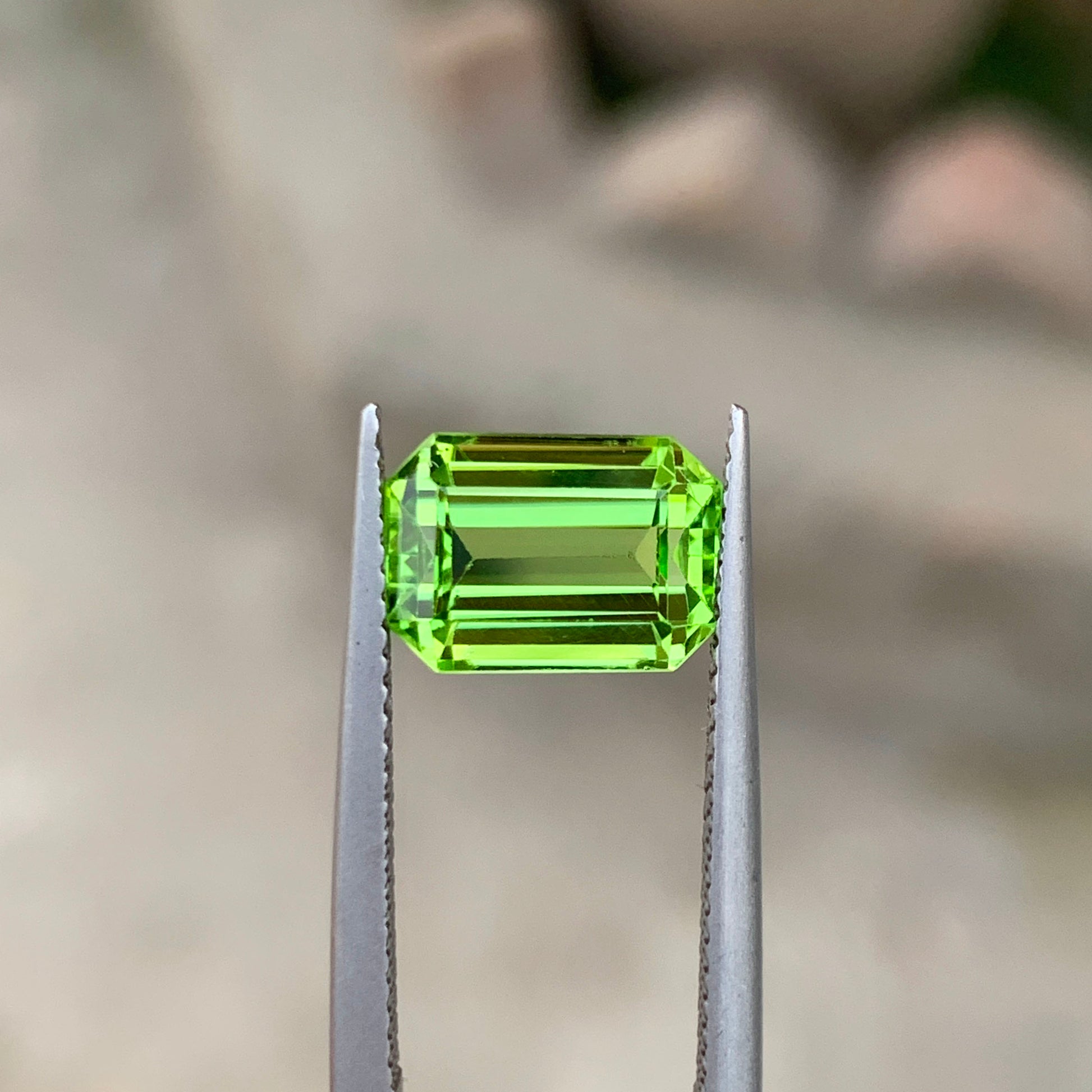 Natural apple green peridot loose gemstone IF clarity emerald cut
3.60 carat peridot Mansehra Pakistan face up