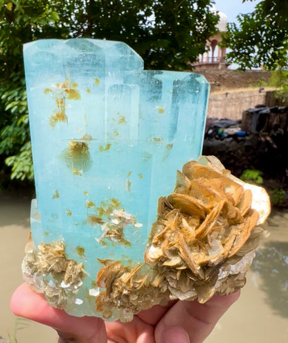Aquamarine with Muscovite Mica from Pakistan, 543 gram