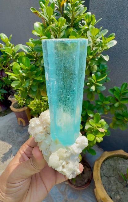 Aquamarine specimen from Pakistan, 570 gram