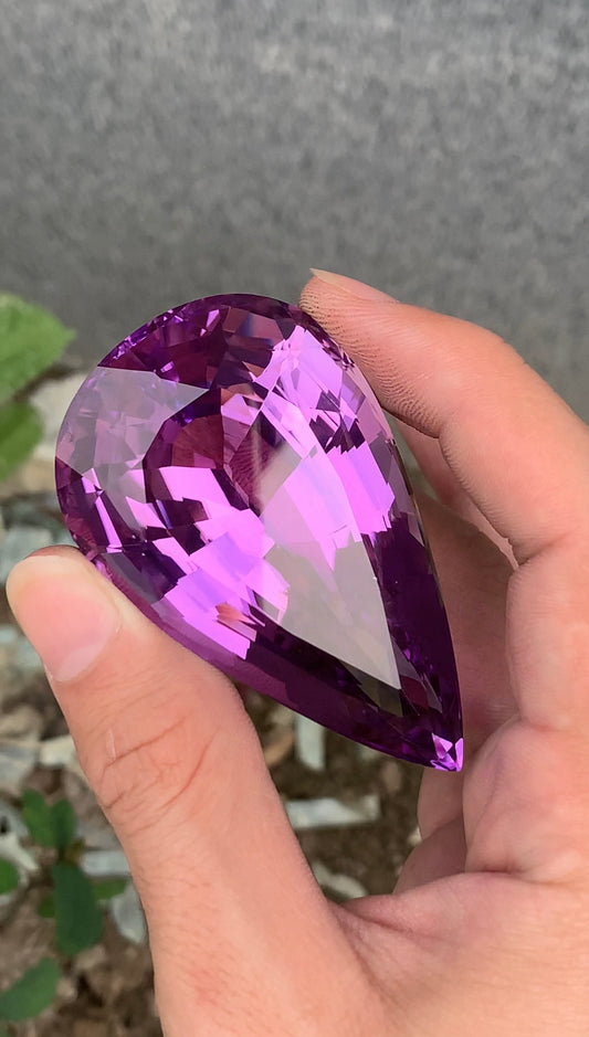 Deep Pink Kunzite Gemstone from Afghanistan – 477 Ct Museum Size Collector Gem – Investment Stone