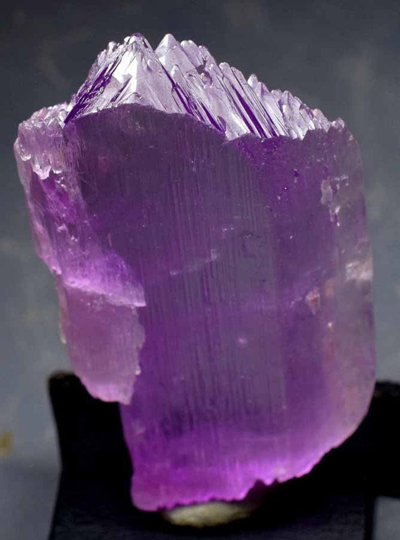 Kunzite Crystal, Damage Free Pink Kunzite Crystal with Complex Mountain Shape Terminations, Kunzite Gemstonw, Raw Kunzite 126 g, 86*48*15 mm