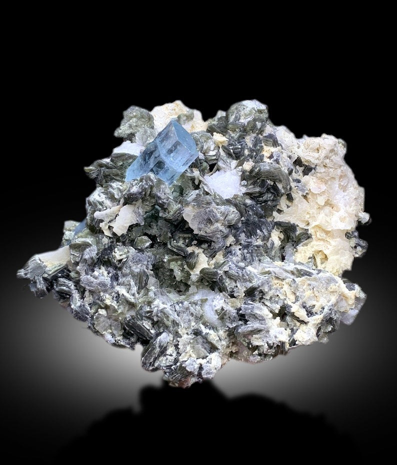 Natural Blue Color Aquamarine with Star Mica, Aquamarine Crystal, Mineral Specimen, Aquamarine from Shigar valley Skardu Pakistan - 463 gram