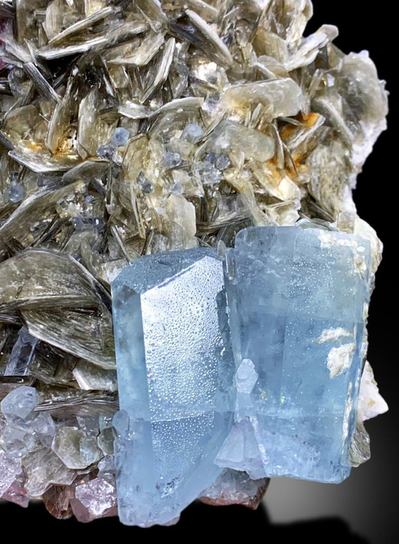 Natural Blue Aquamarine Crystals with Pink Apatite, Muscovite Mica, Aquamarine Specimen, Aquamarine from Gilgit Baltistan Pakistan - 1317 g