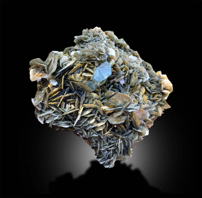 Aquamarine Crystal with Pink Fluorite and Muscovite Mica, Aquamarine Specimen, Aquamarine for sale, Fluorite Crystals, Mineral Specimen-5290 Gram