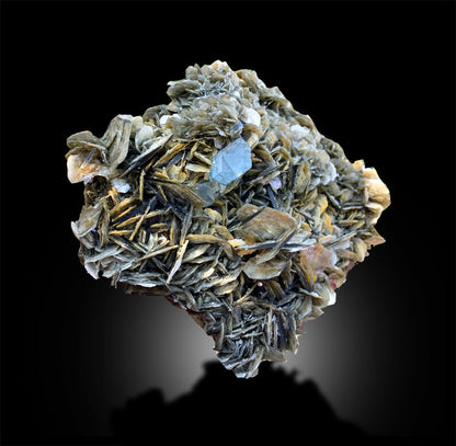 Aquamarine Crystal with Pink Fluorite and Muscovite Mica, Aquamarine Specimen, Aquamarine for sale, Fluorite Crystals, Mineral Specimen-5290 Gram