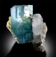 Natural Aquamarine Crystal with Quartz and Muscovite Mica, Blue Aquamarine, Aquamarine Stone, Aquamarine Specimen From Gilgit pakistan 453 g