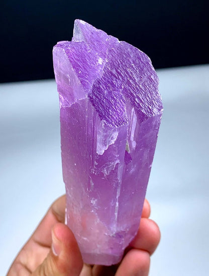 Natural Pink Color Kunzite Crystal, Raw Kunzite Stone, Crystal Sepcimen, Kunzite Gemstone, Kunzite Crystal from Afgahnistan - 417 gram