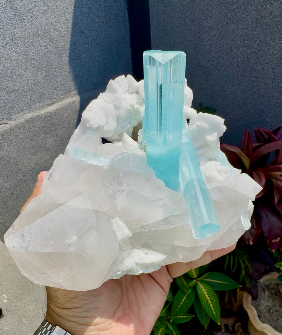 Museum Grade Aquamarine specimen with Quartz and Feldspar from Pakistan, 1696 gram