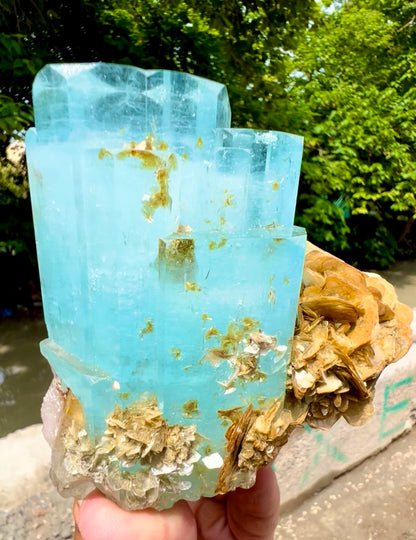 Aquamarine with Muscovite Mica from Pakistan, 543 gram