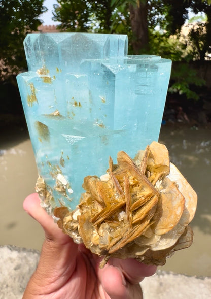Aquamarine with Muscovite Mica from Pakistan, 543 gram