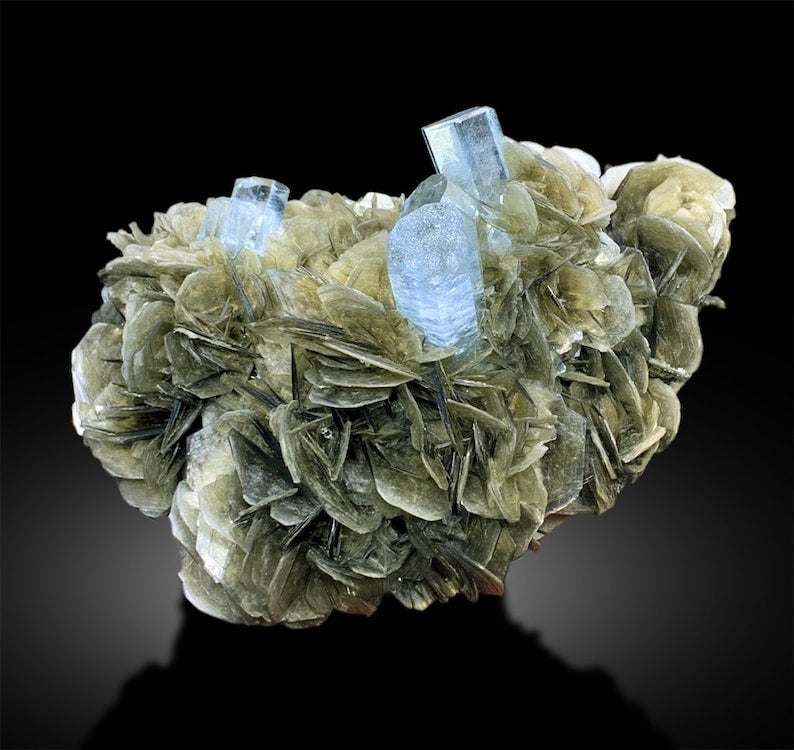 Aquamarine Crystals with Muscovite Mica, Terminated Aquamarine Crystals, Aquamarine Cluster, Aquamarine Crystals, Mineral Specimen, 1024g