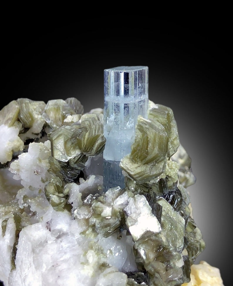 Transparent Blue Color Aquamarine Crystal with Star Mica, Aquamarine Specimen, Aquamarine from Shigar valley Skardu Pakistan - 408 gram