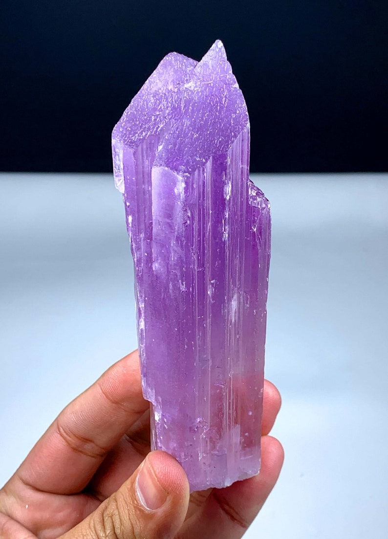 Natural Pink Color Kunzite Crystal, Raw Kunzite Stone, Crystal Sepcimen, Kunzite Gemstone, Kunzite Crystal from Afgahnistan - 417 gram