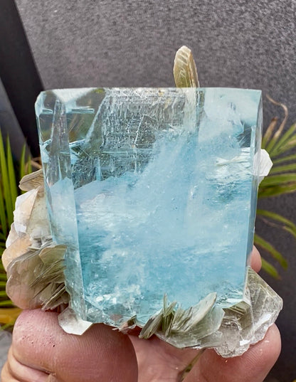 Aquamarine crystal with Mica from Pakistan, 114 gram