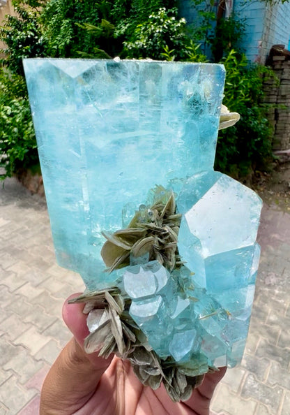 Aquamarine with Muscovite from Pakistan, 738 gram